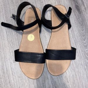 Women’s Cute black sandles for everyday wear